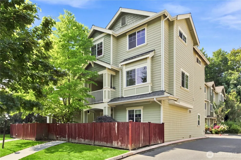 21416 50th Avenue W #3 Mountlake Terrace, WA 98043