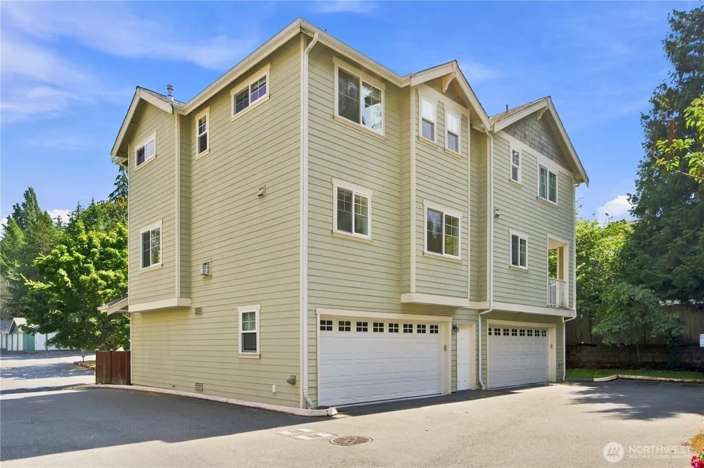 21416 50th Avenue W #3 Mountlake Terrace, WA 98043
