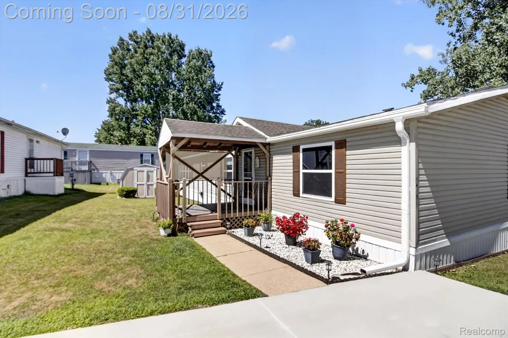 14151 E Tyler Dr Plymouth City, MI 48170