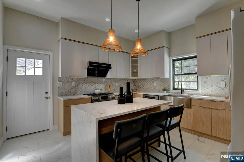 49 Longview Avenue Par-Troy Hills, NJ 07034