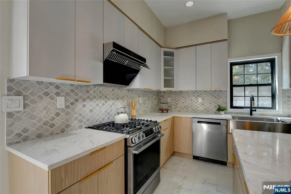 49 Longview Avenue Par-Troy Hills, NJ 07034