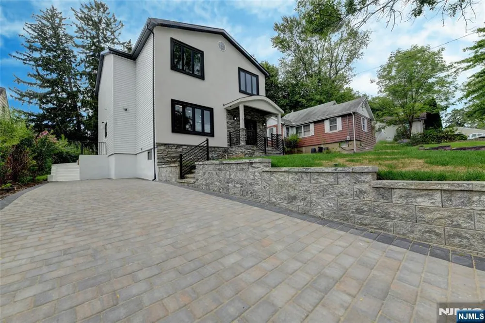 49 Longview Avenue Par-Troy Hills, NJ 07034