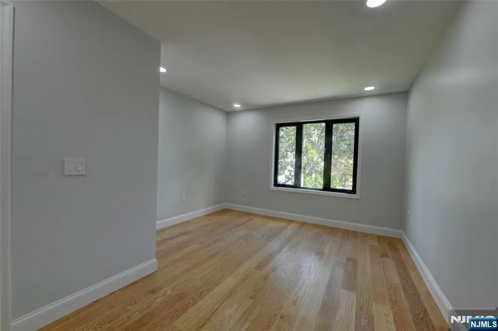 49 Longview Avenue Par-Troy Hills, NJ 07034