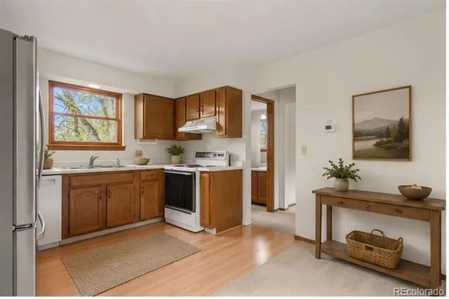 904 Homestake Drive Golden, CO 80401