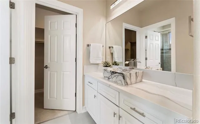10488 Bluffmont Drive Lone Tree, CO 80124