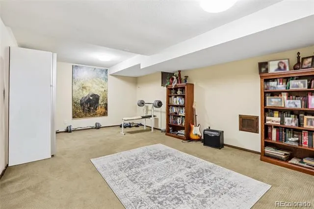 7922 Meadow Lake Road Niwot, CO 80503