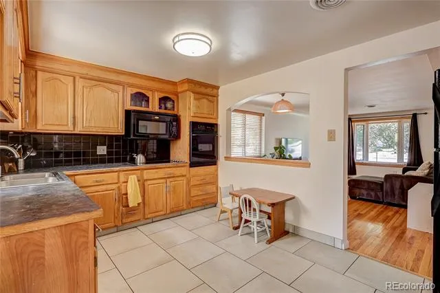 5550 Holland Drive Arvada, CO 80002