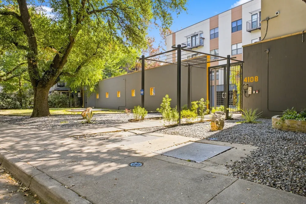 4108 Office Parkway #124 Dallas, TX 75204