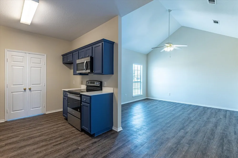 102 Collett Court Weatherford, TX 76088