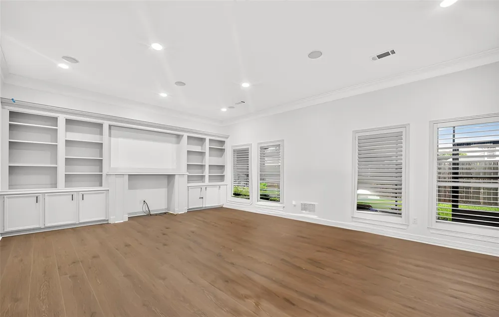 4415 Country Club View Baytown, TX 77521