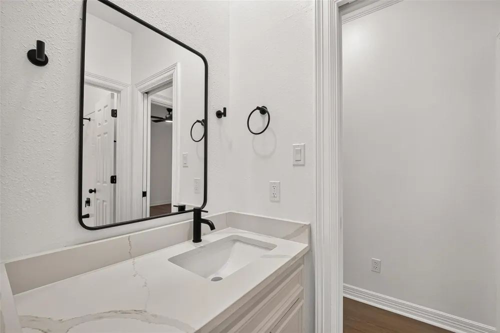 4415 Country Club View Baytown, TX 77521