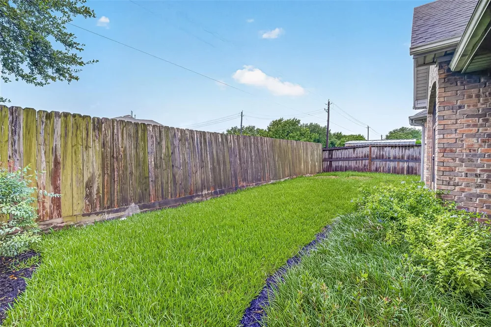 4415 Country Club View Baytown, TX 77521