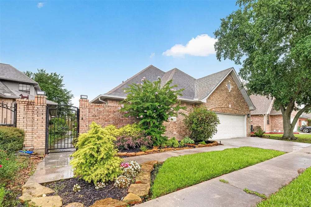 4415 Country Club View Baytown, TX 77521