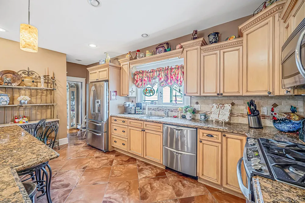 57 Caroline Street Bethpage, NY 11714