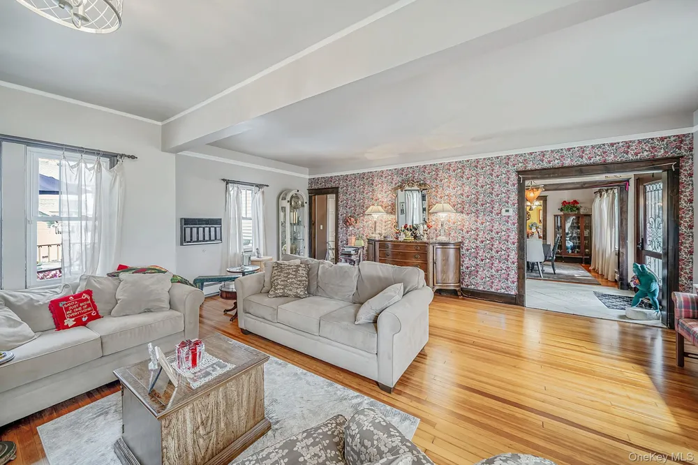 57 Caroline Street Bethpage, NY 11714