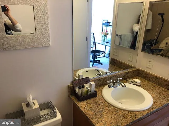 1633 COLONIAL TERRACE #201 Arlington, VA 22209