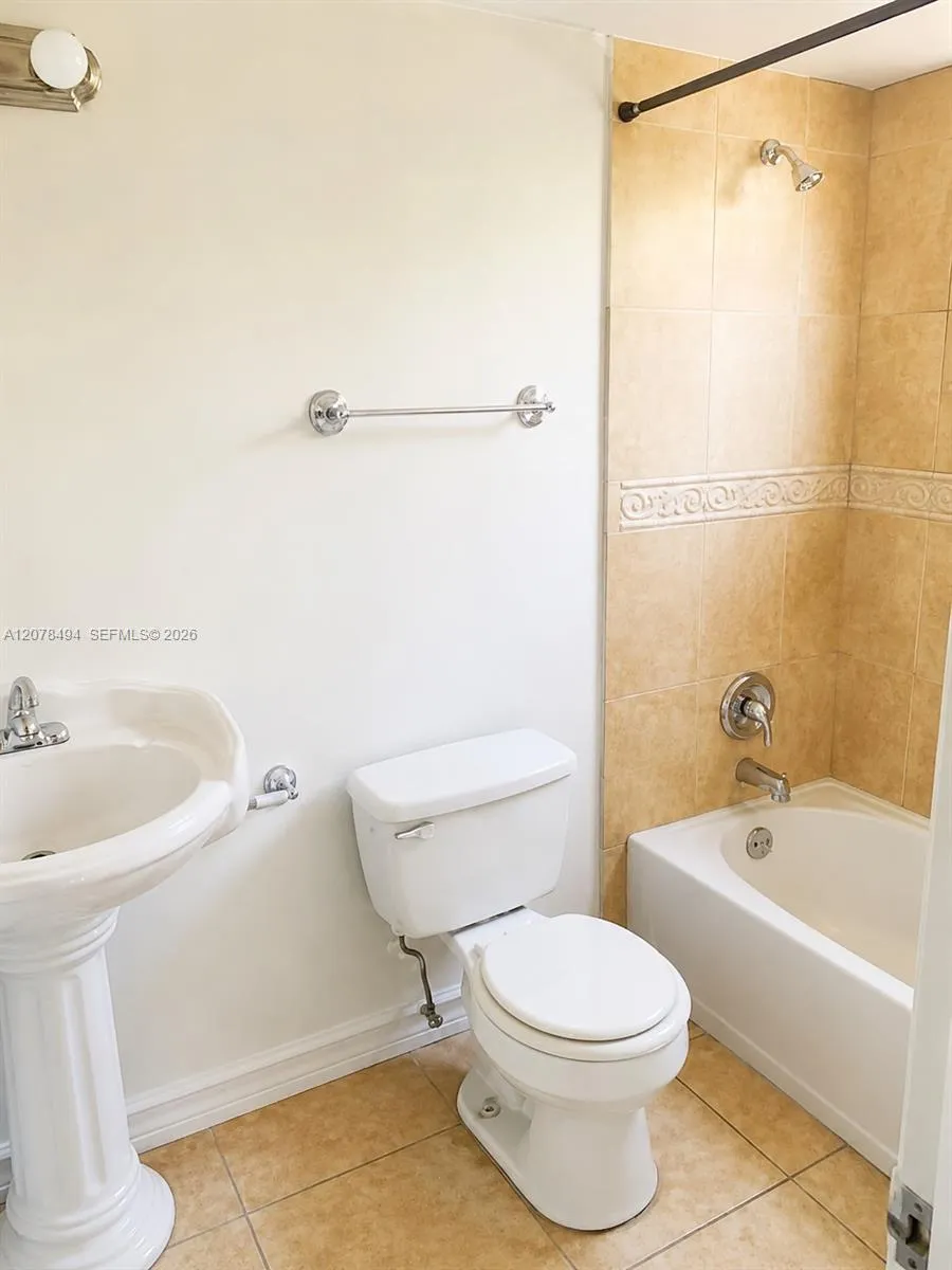 3396 Foxcroft Rd #316 Miramar, FL 33025
