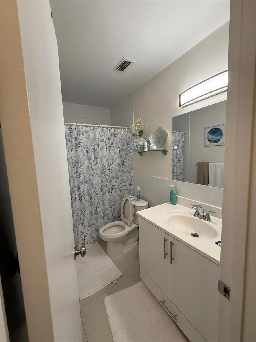 7610 NW 73RD TERRACE Tamarac, FL 33321