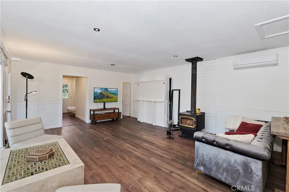 831 Blue Ridge Lake Arrowhead, CA 92385