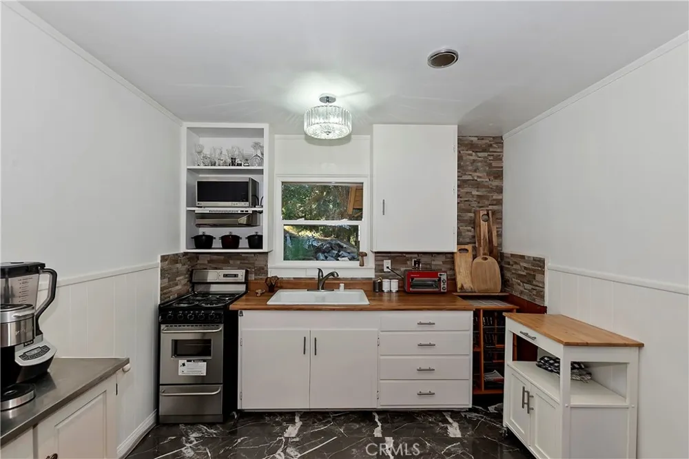 831 Blue Ridge Lake Arrowhead, CA 92385