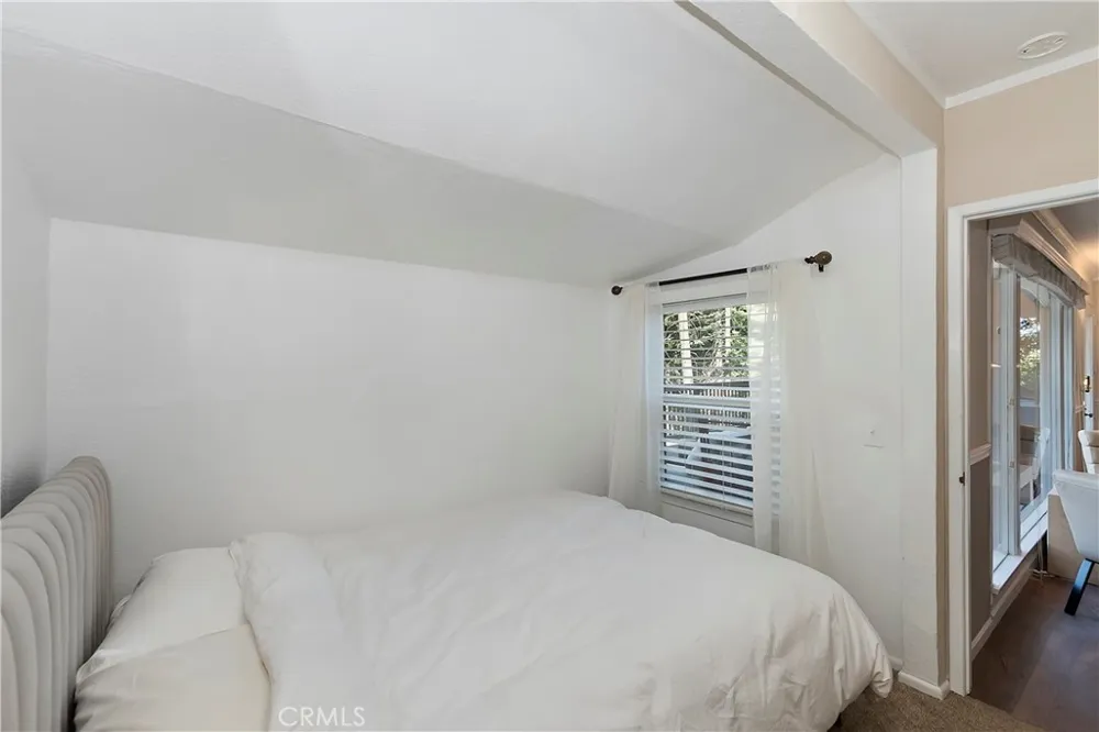 831 Blue Ridge Lake Arrowhead, CA 92385