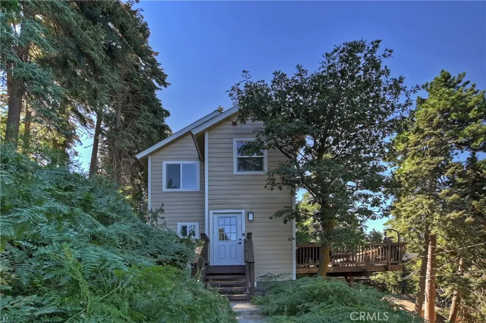 831 Blue Ridge Lake Arrowhead, CA 92385