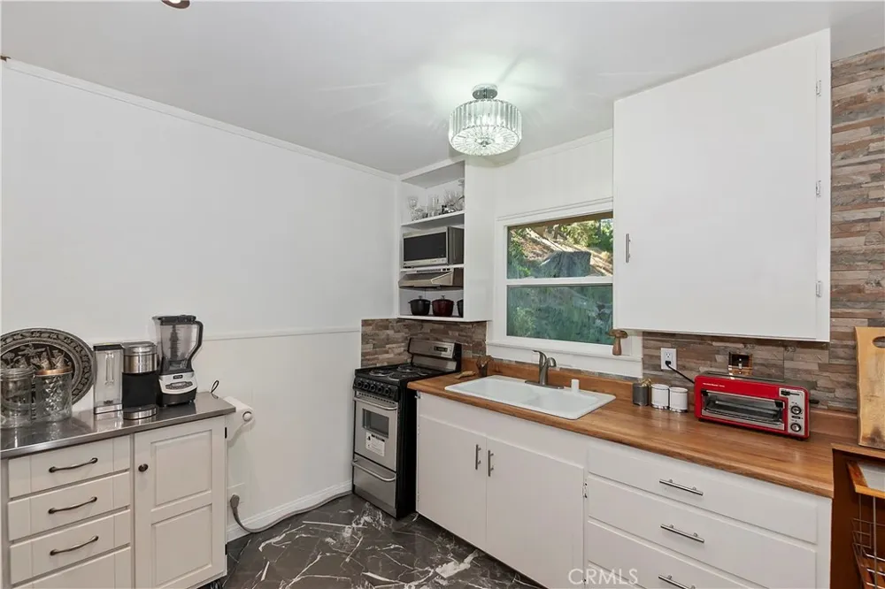 831 Blue Ridge Lake Arrowhead, CA 92385