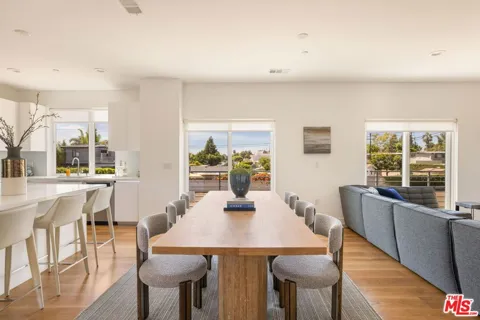 11724 Culver Boulevard #8