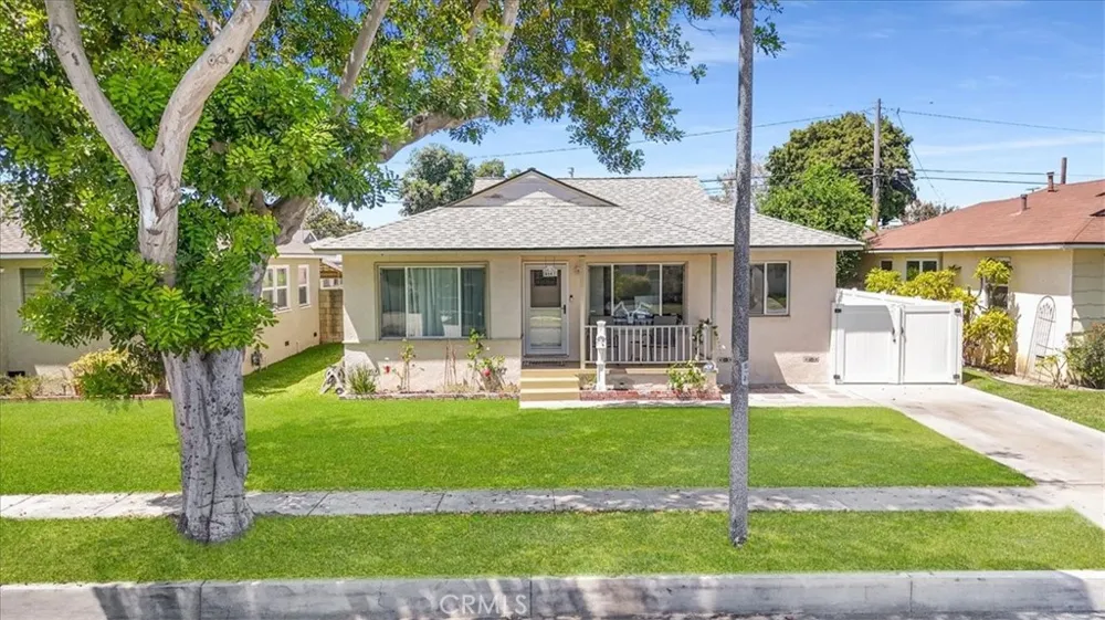 4647 Dunrobin Lakewood, CA 90713