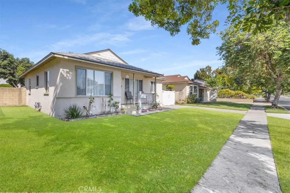 4647 Dunrobin Lakewood, CA 90713