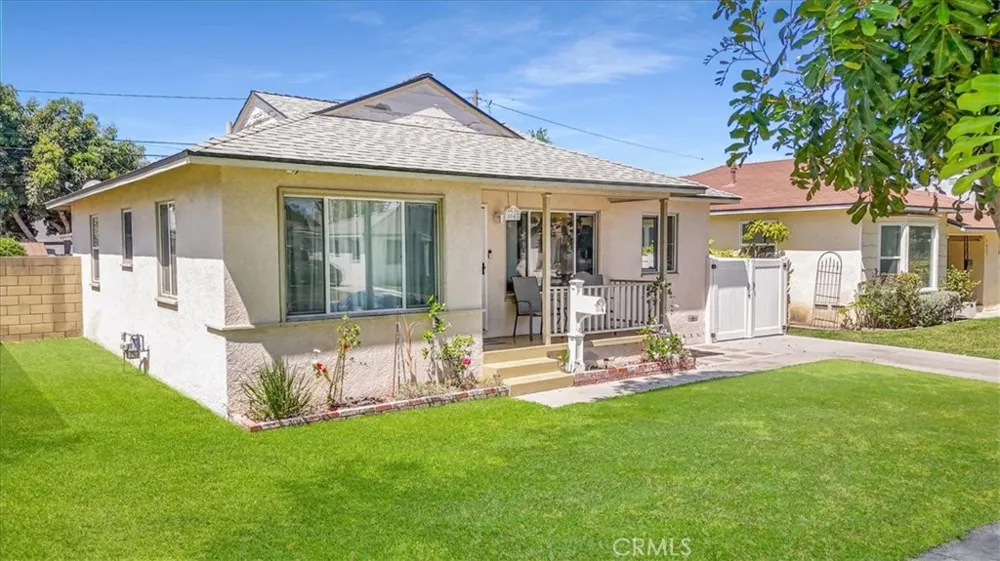 4647 Dunrobin Lakewood, CA 90713