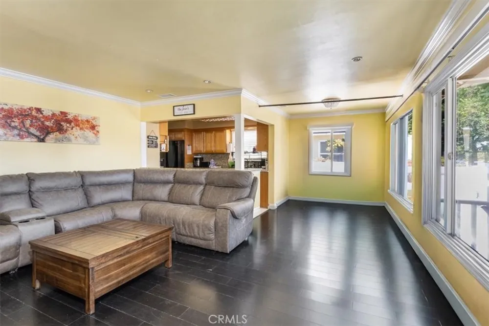 4647 Dunrobin Lakewood, CA 90713
