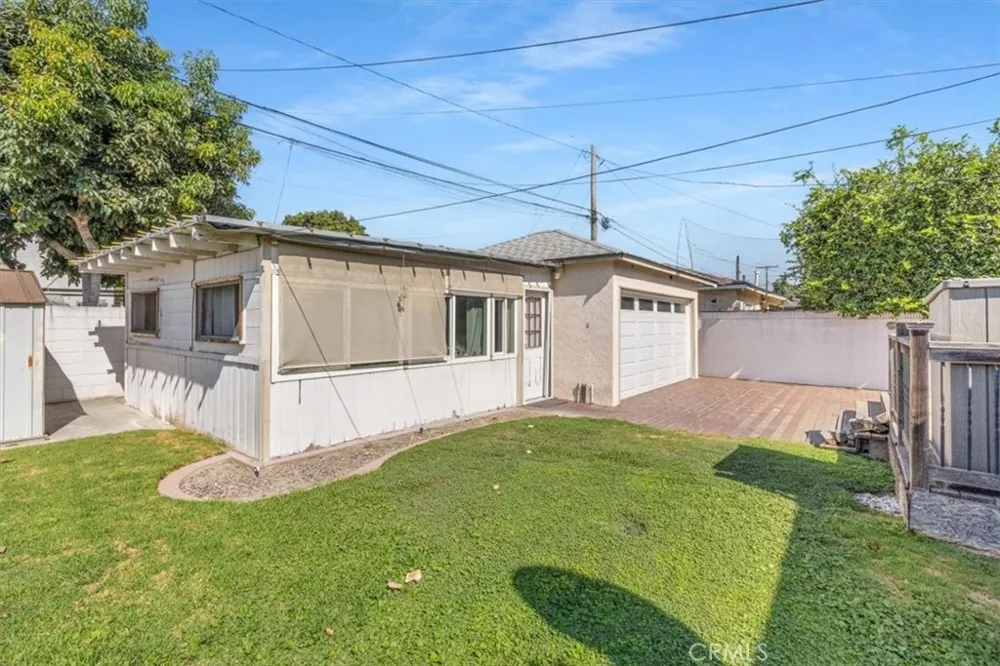 4647 Dunrobin Lakewood, CA 90713