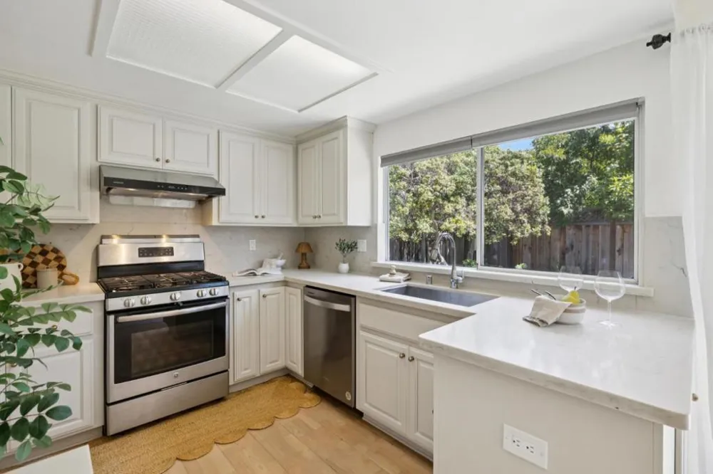 1086 Robbia Drive Sunnyvale, CA 94087