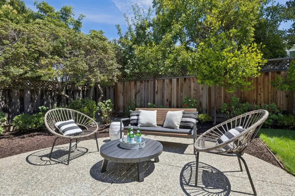 1086 Robbia Drive Sunnyvale, CA 94087