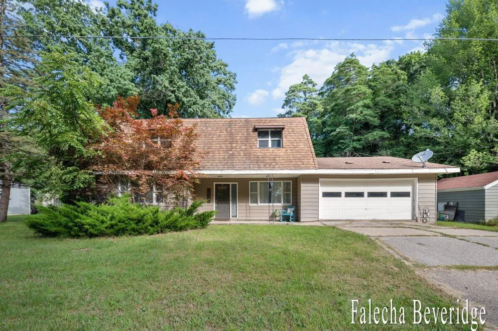 6989 Hiawatha Drive Coloma Charter Township, MI 49038