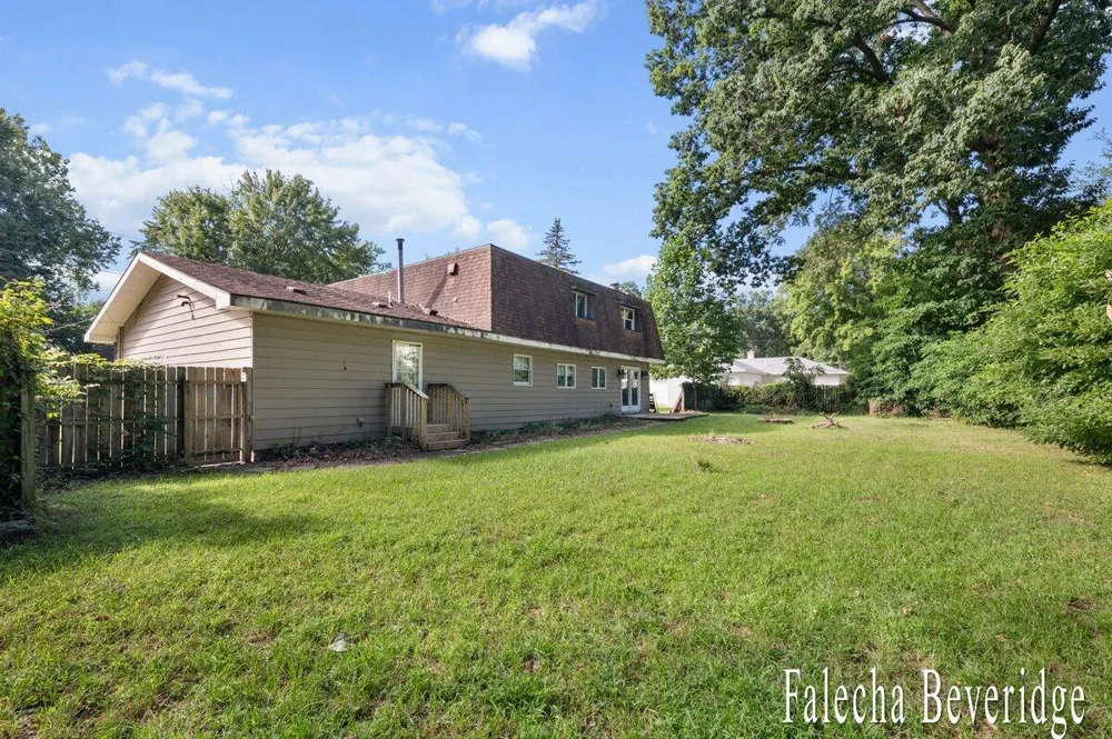 6989 Hiawatha Drive Coloma Charter Township, MI 49038