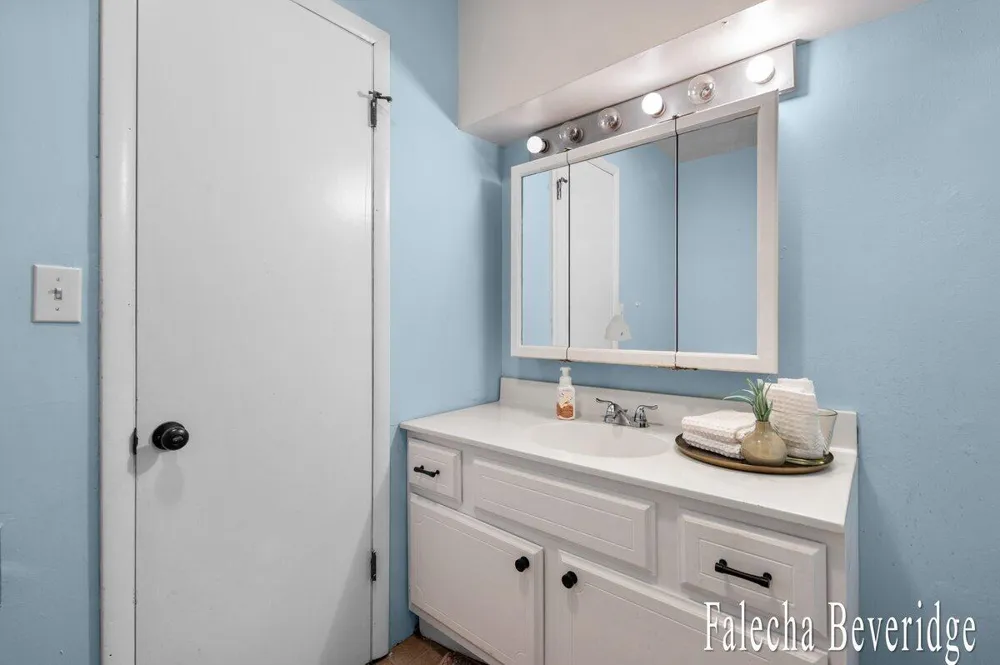 6989 Hiawatha Drive Coloma Charter Township, MI 49038