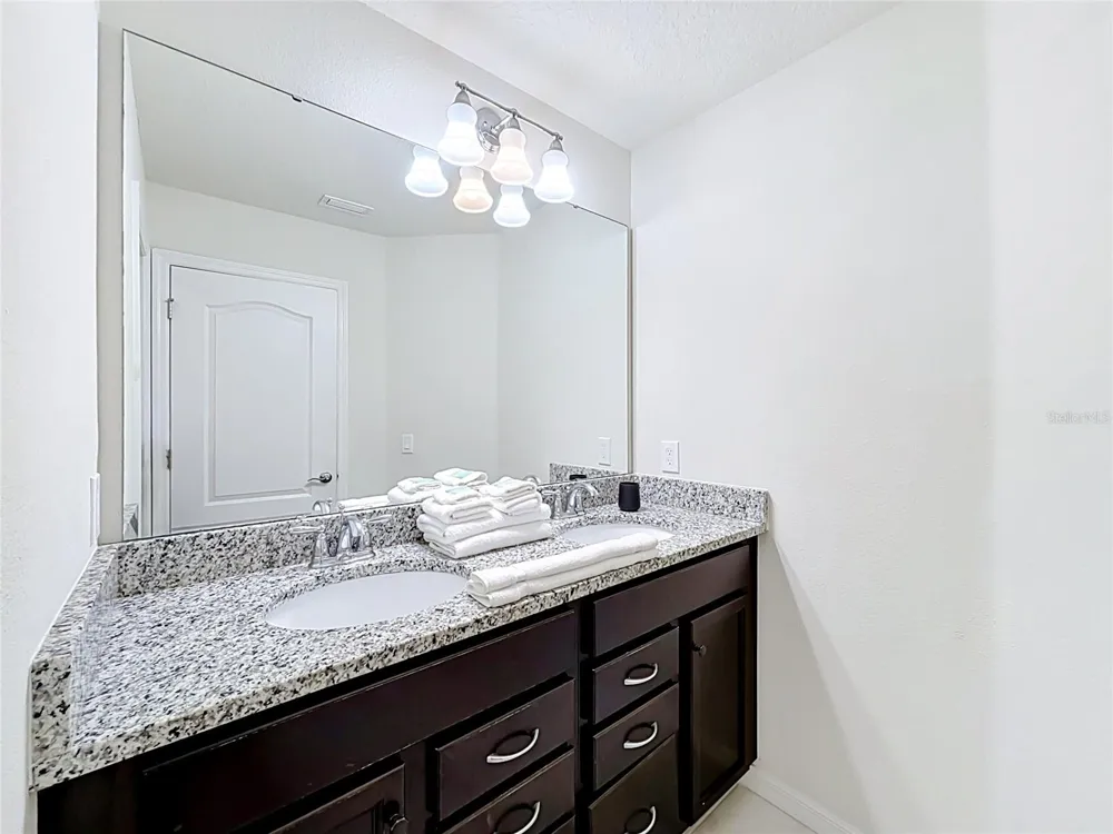 5485 MISTY OAK CIRCLE Davenport, FL 33837
