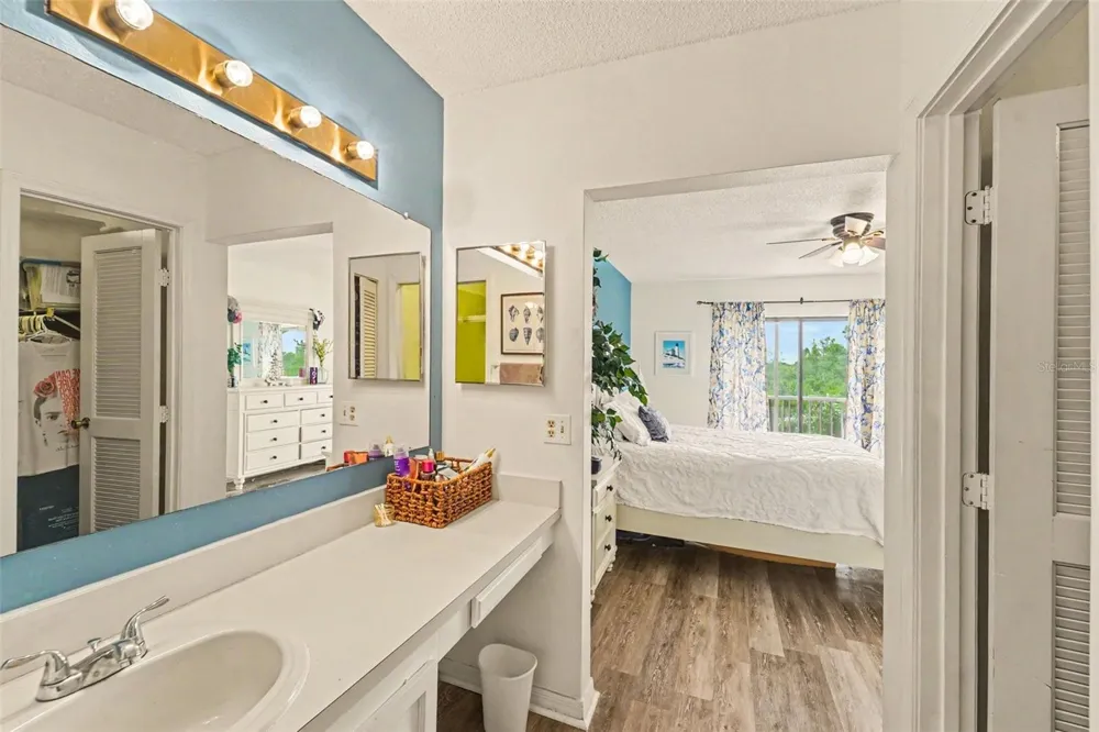 1702 SEASCAPE CIRCLE #203 Tarpon Springs, FL 34689