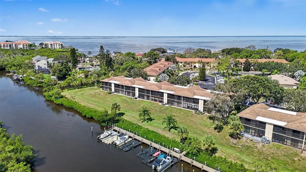 1702 SEASCAPE CIRCLE #203 Tarpon Springs, FL 34689