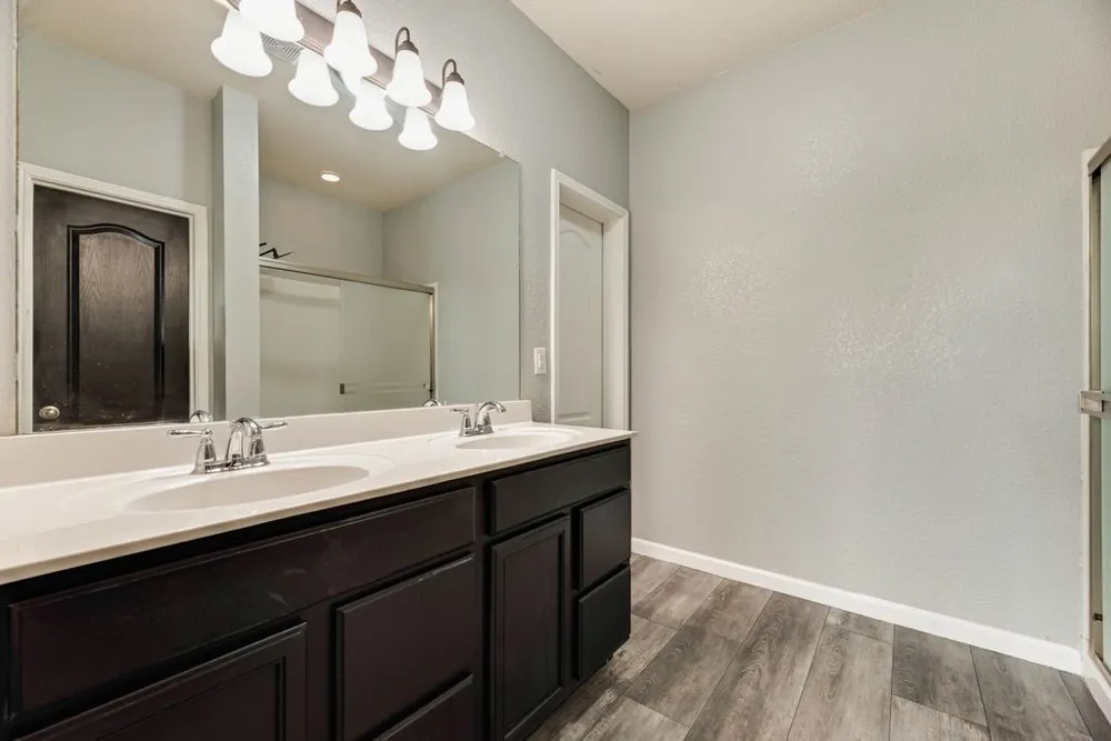 259 Saddlebrook Lane Waxahachie, TX 75165