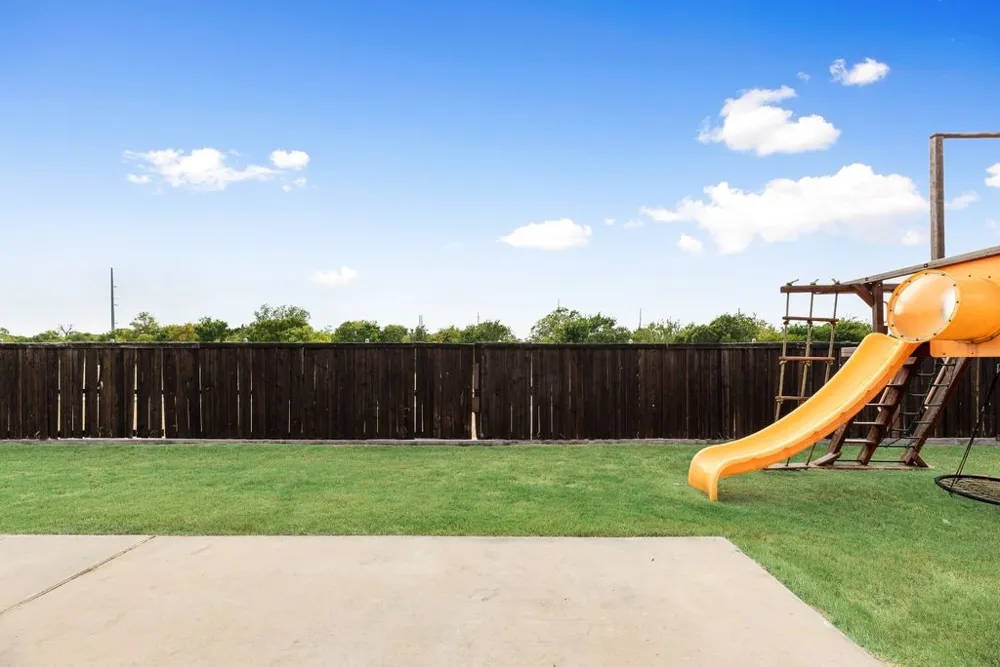 259 Saddlebrook Lane Waxahachie, TX 75165