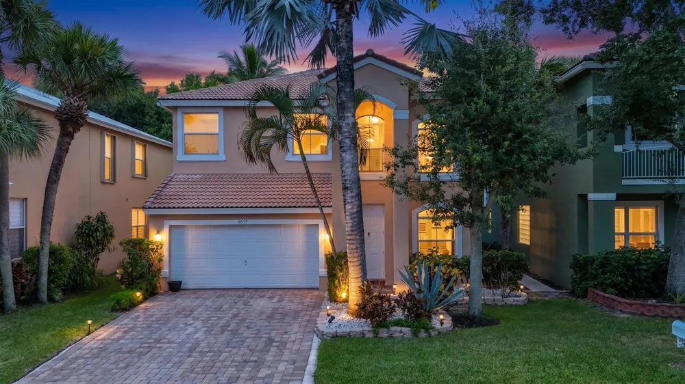 6657 LURAIS DRIVE Lake Worth, FL 33463