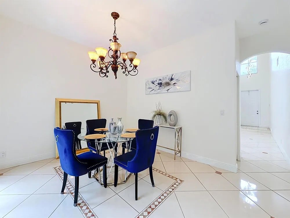6657 LURAIS DRIVE Lake Worth, FL 33463