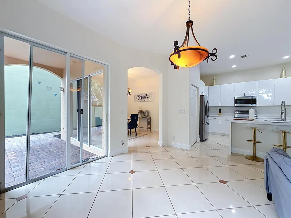 6657 LURAIS DRIVE Lake Worth, FL 33463