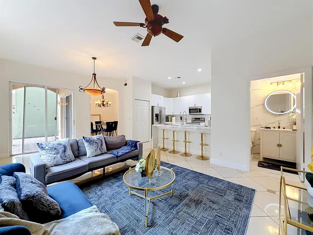 6657 LURAIS DRIVE Lake Worth, FL 33463