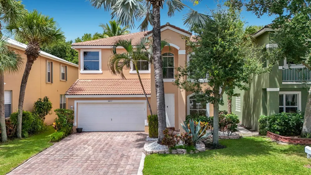 6657 LURAIS DRIVE Lake Worth, FL 33463