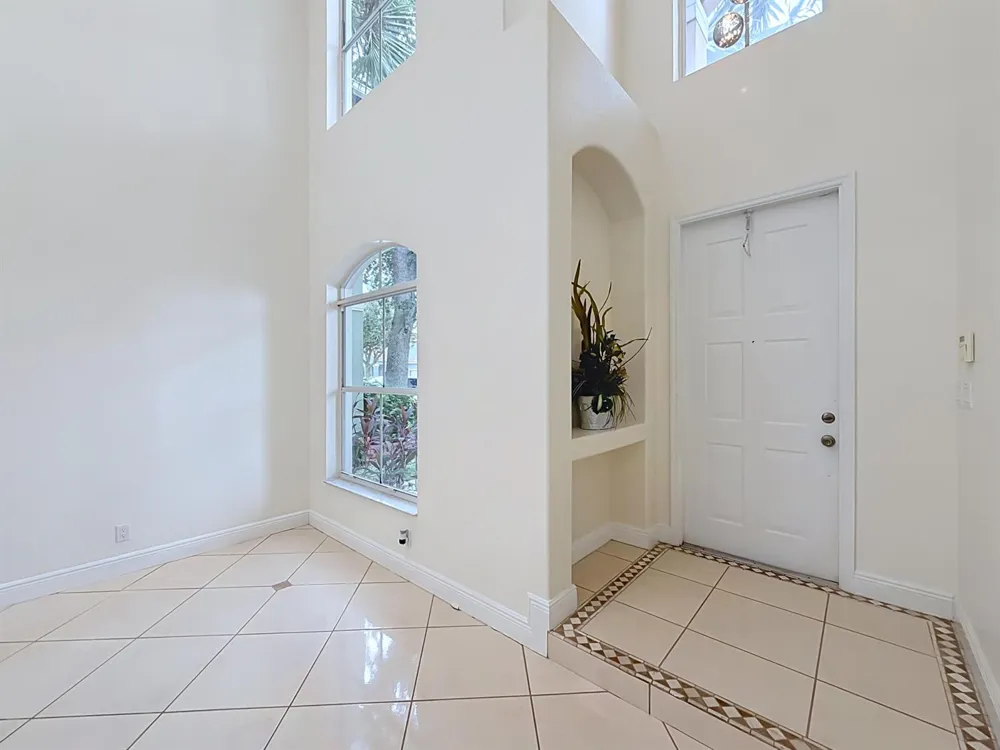 6657 LURAIS DRIVE Lake Worth, FL 33463