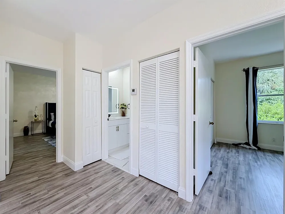 6657 LURAIS DRIVE Lake Worth, FL 33463
